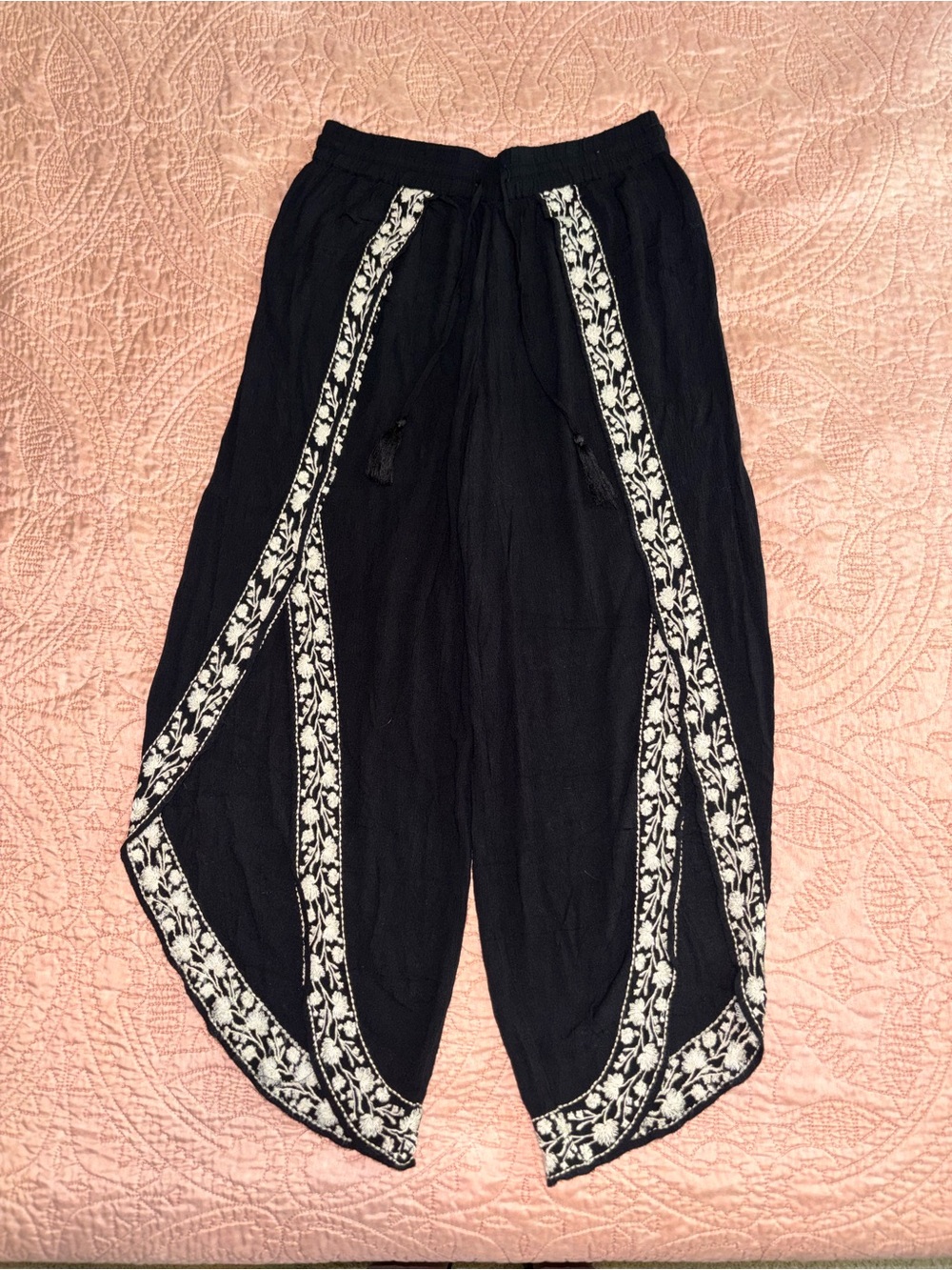 American Eagle Outfitters Split Capri Pants